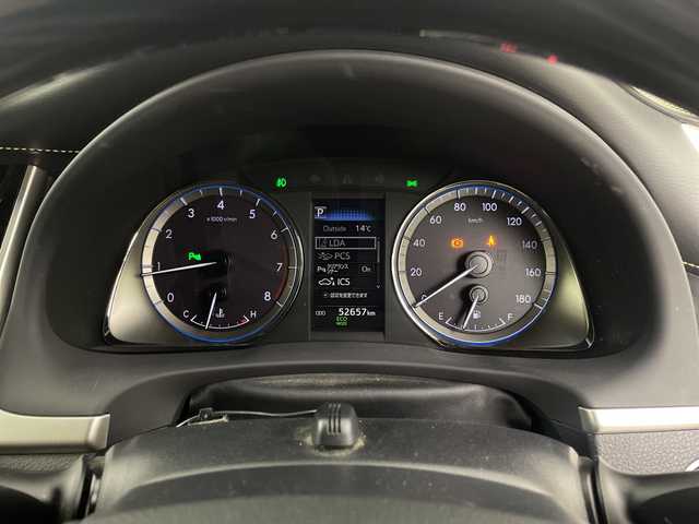 トヨタ ハリアー プレミアム 埼玉県 2019(令1)年 5.3万km ホワイトパールクリスタルシャイン 純正ナビ　/バックカメラ　/クルーズコントロール　/レーンキープアシスト　/衝突軽減ブレーキ　/コーナーセンサー　/パワーバックドア　/先行車発進お知らせ機能　/ＥＴＣ　/前後ドライブレコーダー　/社外アルミスタットレスタイヤ積込/フロアマット/アイドリングストップ/フォグランプ/LEDヘッドライト/ドアバイザー