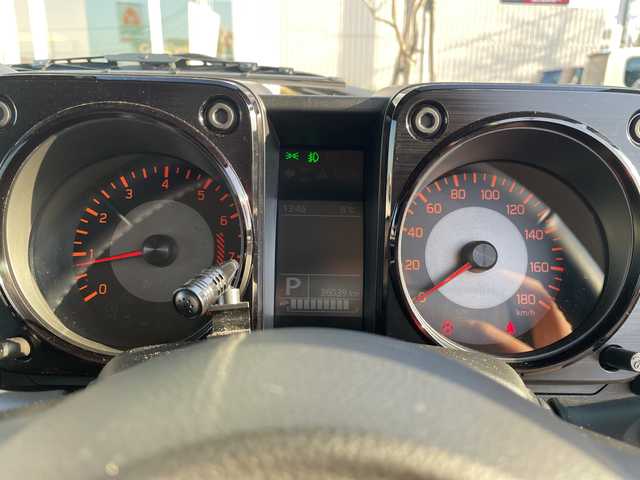 スズキ ジムニー シエラ JC 道央・札幌 2024(令6)年 3.6万km ピュアホワイトP ・４WD/・衝突被害軽減システム/・Bluetooth/・メモリナビ/・バックカメラ/・ETC/・クルーズコントロール/・ドライブレコーダー/・前席シートヒーター/・パーキングアシスト/・背面タイヤ/・レーンキープアシスト/・LEDヘッドライト/・ヘッドライトウォッシャー/・ダウンヒルアシストコントロール