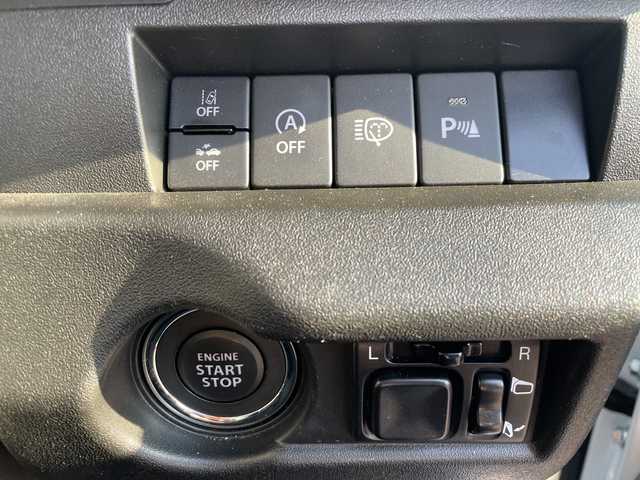 スズキ ジムニー シエラ JC 道央・札幌 2024(令6)年 3.6万km ピュアホワイトP ・４WD/・衝突被害軽減システム/・Bluetooth/・メモリナビ/・バックカメラ/・ETC/・クルーズコントロール/・ドライブレコーダー/・前席シートヒーター/・パーキングアシスト/・背面タイヤ/・レーンキープアシスト/・LEDヘッドライト/・ヘッドライトウォッシャー/・ダウンヒルアシストコントロール