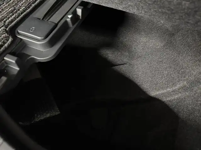 トヨタ アルファードハイブリット Z 三重県 2024(令6)年 0.5万km ブラック ハイブリッド/FF/MTモード付フロアCVT/14インチナビ/（FM/AM/TV/Bluetooth/USB/iPod/Miracast/CarPlay/AndroidAuto）/13.2インチ 有機EL後席モニター/パノラミックビューモニター（床下透過表示機能付）/両側パワースライドドア/ドライブレコーダー 前方/ETC2.0/Toyota Safety Sense/●PCS、LTA、レーダークルコン、アダプティブハイビーム、RSA、プロアクティブドライビングアシスト/●パーキングサポートブレーキ/・BSM/LCA/安心降車アシスト/など/装備/・デジタルインナーミラー*/・左右独立ムーンルーフ*/・合皮シート（ブラック）/・シートヒーター＆ベンチレーション（D/N/2nd）/・ステアリングヒーター/・パワーシート（Dメモリー付8way/N4way/2ndリクライニング＆オットマン）/・パワーバックドア/・100Vコンセント（1500W）/・ステアリングスイッチ/・3眼LEDヘッドランプ/・スーパーロングオーバーヘッドコンソール/・前席・後席左右独立オートエアコン/・オートワイパー/・おくだけ充電/・18inAW/・保/取/・スマートキーx2/など/*…メーカーOP