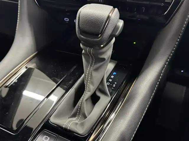 トヨタ アルファードハイブリット Z 三重県 2024(令6)年 0.5万km ブラック ハイブリッド/FF/MTモード付フロアCVT/14インチナビ/（FM/AM/TV/Bluetooth/USB/iPod/Miracast/CarPlay/AndroidAuto）/13.2インチ 有機EL後席モニター/パノラミックビューモニター（床下透過表示機能付）/両側パワースライドドア/ドライブレコーダー 前方/ETC2.0/Toyota Safety Sense/●PCS、LTA、レーダークルコン、アダプティブハイビーム、RSA、プロアクティブドライビングアシスト/●パーキングサポートブレーキ/・BSM/LCA/安心降車アシスト/など/装備/・デジタルインナーミラー*/・左右独立ムーンルーフ*/・合皮シート（ブラック）/・シートヒーター＆ベンチレーション（D/N/2nd）/・ステアリングヒーター/・パワーシート（Dメモリー付8way/N4way/2ndリクライニング＆オットマン）/・パワーバックドア/・100Vコンセント（1500W）/・ステアリングスイッチ/・3眼LEDヘッドランプ/・スーパーロングオーバーヘッドコンソール/・前席・後席左右独立オートエアコン/・オートワイパー/・おくだけ充電/・18inAW/・保/取/・スマートキーx2/など/*…メーカーOP