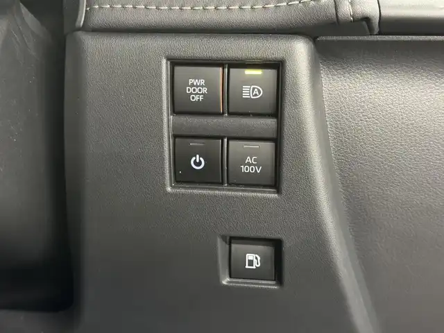 トヨタ アルファードハイブリット Z 三重県 2024(令6)年 0.5万km ブラック ハイブリッド/FF/MTモード付フロアCVT/14インチナビ/（FM/AM/TV/Bluetooth/USB/iPod/Miracast/CarPlay/AndroidAuto）/13.2インチ 有機EL後席モニター/パノラミックビューモニター（床下透過表示機能付）/両側パワースライドドア/ドライブレコーダー 前方/ETC2.0/Toyota Safety Sense/●PCS、LTA、レーダークルコン、アダプティブハイビーム、RSA、プロアクティブドライビングアシスト/●パーキングサポートブレーキ/・BSM/LCA/安心降車アシスト/など/装備/・デジタルインナーミラー*/・左右独立ムーンルーフ*/・合皮シート（ブラック）/・シートヒーター＆ベンチレーション（D/N/2nd）/・ステアリングヒーター/・パワーシート（Dメモリー付8way/N4way/2ndリクライニング＆オットマン）/・パワーバックドア/・100Vコンセント（1500W）/・ステアリングスイッチ/・3眼LEDヘッドランプ/・スーパーロングオーバーヘッドコンソール/・前席・後席左右独立オートエアコン/・オートワイパー/・おくだけ充電/・18inAW/・保/取/・スマートキーx2/など/*…メーカーOP