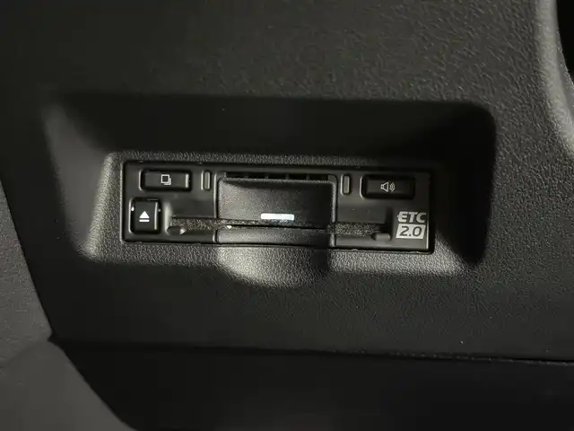 トヨタ アルファードハイブリット Z 三重県 2024(令6)年 0.5万km ブラック ハイブリッド/FF/MTモード付フロアCVT/14インチナビ/（FM/AM/TV/Bluetooth/USB/iPod/Miracast/CarPlay/AndroidAuto）/13.2インチ 有機EL後席モニター/パノラミックビューモニター（床下透過表示機能付）/両側パワースライドドア/ドライブレコーダー 前方/ETC2.0/Toyota Safety Sense/●PCS、LTA、レーダークルコン、アダプティブハイビーム、RSA、プロアクティブドライビングアシスト/●パーキングサポートブレーキ/・BSM/LCA/安心降車アシスト/など/装備/・デジタルインナーミラー*/・左右独立ムーンルーフ*/・合皮シート（ブラック）/・シートヒーター＆ベンチレーション（D/N/2nd）/・ステアリングヒーター/・パワーシート（Dメモリー付8way/N4way/2ndリクライニング＆オットマン）/・パワーバックドア/・100Vコンセント（1500W）/・ステアリングスイッチ/・3眼LEDヘッドランプ/・スーパーロングオーバーヘッドコンソール/・前席・後席左右独立オートエアコン/・オートワイパー/・おくだけ充電/・18inAW/・保/取/・スマートキーx2/など/*…メーカーOP