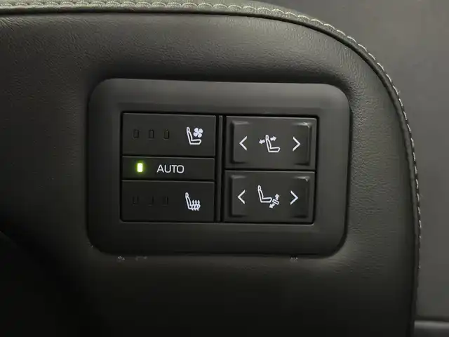 トヨタ アルファードハイブリット Z 三重県 2024(令6)年 0.5万km ブラック ハイブリッド/FF/MTモード付フロアCVT/14インチナビ/（FM/AM/TV/Bluetooth/USB/iPod/Miracast/CarPlay/AndroidAuto）/13.2インチ 有機EL後席モニター/パノラミックビューモニター（床下透過表示機能付）/両側パワースライドドア/ドライブレコーダー 前方/ETC2.0/Toyota Safety Sense/●PCS、LTA、レーダークルコン、アダプティブハイビーム、RSA、プロアクティブドライビングアシスト/●パーキングサポートブレーキ/・BSM/LCA/安心降車アシスト/など/装備/・デジタルインナーミラー*/・左右独立ムーンルーフ*/・合皮シート（ブラック）/・シートヒーター＆ベンチレーション（D/N/2nd）/・ステアリングヒーター/・パワーシート（Dメモリー付8way/N4way/2ndリクライニング＆オットマン）/・パワーバックドア/・100Vコンセント（1500W）/・ステアリングスイッチ/・3眼LEDヘッドランプ/・スーパーロングオーバーヘッドコンソール/・前席・後席左右独立オートエアコン/・オートワイパー/・おくだけ充電/・18inAW/・保/取/・スマートキーx2/など/*…メーカーOP