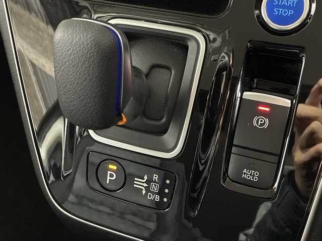 日産 セレナ e－パワー ハイウェイスター V 福岡県 2021(令3)年 5.7万km ダイヤモンドブラック 純正SDナビ(フルセグTV/DVD/CD/BT)アラウンドビューモニタープロパイロット両側パワスラエマージェンシーブレーキコーナーセンサーBSMデジタルインナーミラーLEDヘッドライトオートブレーキホールドスマートキー後席モニター