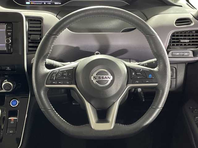 日産 セレナ e－パワー ハイウェイスター V 福岡県 2021(令3)年 5.7万km ダイヤモンドブラック 純正SDナビ(フルセグTV/DVD/CD/BT)アラウンドビューモニタープロパイロット両側パワスラエマージェンシーブレーキコーナーセンサーBSMデジタルインナーミラーLEDヘッドライトオートブレーキホールドスマートキー後席モニター