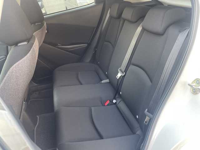 マツダ マツダ２ 15BD 愛知県 2023(令5)年 1.7万km スノーフレイクホワイトパールマイカ ワンオーナー/禁煙車/OP 純正リアルーフスポイラー/純正SDナビ/Bluetooth・USB・Apple CarPlay・AndroidAuto・AM・FM/３６０°セーフティーパッケージ/・３６０°ビューモニター/・フロントパーキングセンサー/・自動防眩ルームミラー/スマートシティーブレーキサポート/クリアランスソナー/ブラインドストップモニター（BSM）/車線逸脱防止システム/横滑り防止システム/スマートキー/プッシュスタート/LEDヘッドライト/オートライト/純正フロアマット/純正ドアバイザー/スペアスマートキー１本/取扱説明書/保証書