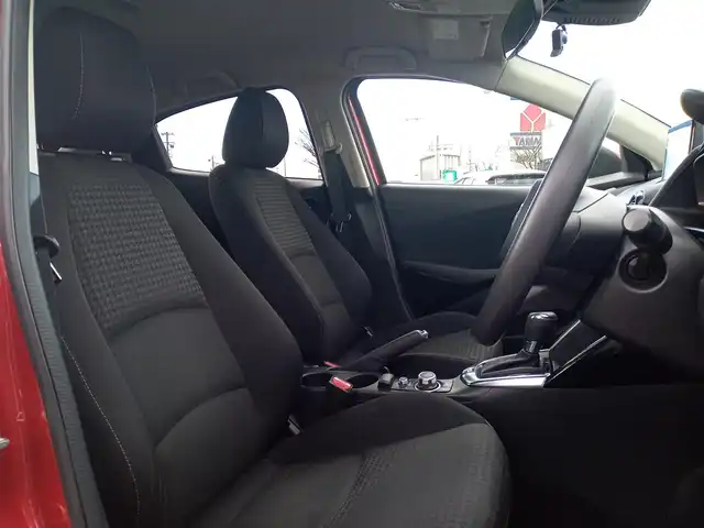 マツダ デミオ 13S 福井県 2018(平30)年 5万km ソウルレッドクリスタルM マツダコネクト７インチセンターディスプレイナビ/（Bluetooth/FM/AM/USB）/CELLSTARレーダー探知機（AR920AT）/CELLSTARドライブレコーダー（CS-21FH）/スマートキー/プッシュスタート/社外ETC/シートヒーター（D+N席）/LEDヘッドライト/オートライト/コーナーセンサー後/社外AW15インチ