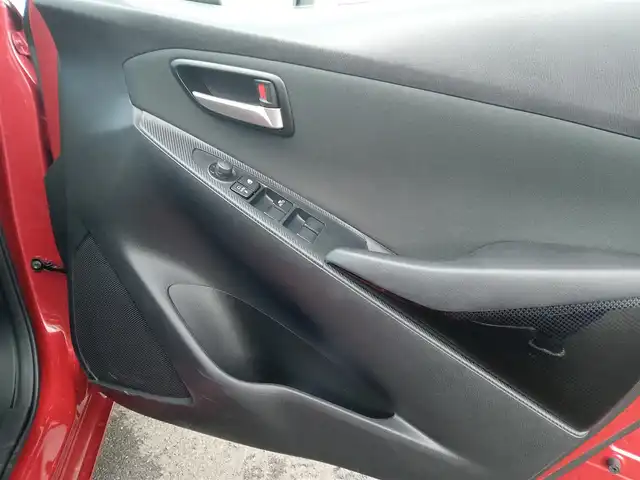 マツダ デミオ 13S 福井県 2018(平30)年 5万km ソウルレッドクリスタルM マツダコネクト７インチセンターディスプレイナビ/（Bluetooth/FM/AM/USB）/CELLSTARレーダー探知機（AR920AT）/CELLSTARドライブレコーダー（CS-21FH）/スマートキー/プッシュスタート/社外ETC/シートヒーター（D+N席）/LEDヘッドライト/オートライト/コーナーセンサー後/社外AW15インチ