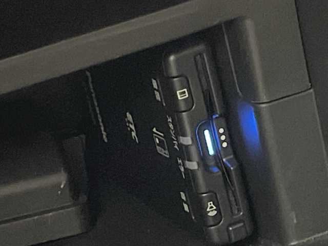 日産 ノート e－パワー メダリスト 福島県 2019(平31)年 1.9万km ブリリアントシルバー /禁煙車//アラウンドビューモニター//デジタルインナーミラー//社外７型ナビ/CD・DVD・BT・MSV・フルセグTV//レーダークルーズコントロール//ハーフレザーシート//オートハイビーム//クリアランスソナー//ステアリングリモコン//ＥＴＣ//ＬＥＤ//前後ドライブレコーダー//エマージェンシーブレーキ//フォグライト//コーナーポール//スペアキー