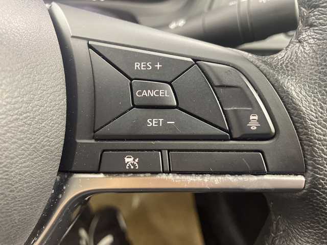 日産 ノート e－パワー メダリスト 福島県 2019(平31)年 1.9万km ブリリアントシルバー /禁煙車//アラウンドビューモニター//デジタルインナーミラー//社外７型ナビ/CD・DVD・BT・MSV・フルセグTV//レーダークルーズコントロール//ハーフレザーシート//オートハイビーム//クリアランスソナー//ステアリングリモコン//ＥＴＣ//ＬＥＤ//前後ドライブレコーダー//エマージェンシーブレーキ//フォグライト//コーナーポール//スペアキー