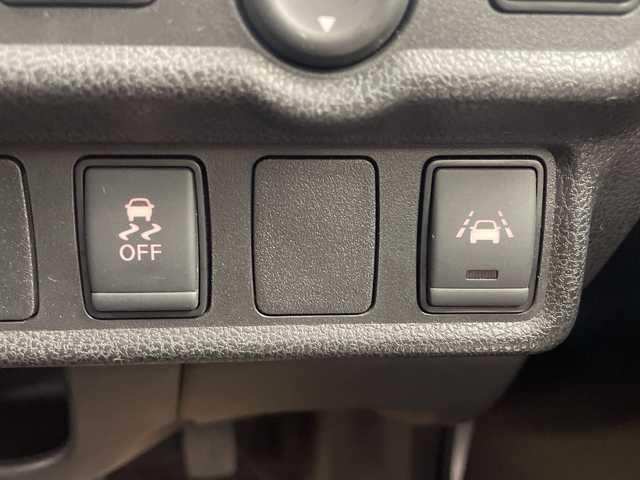 日産 ノート e－パワー メダリスト 福島県 2019(平31)年 1.9万km ブリリアントシルバー /禁煙車//アラウンドビューモニター//デジタルインナーミラー//社外７型ナビ/CD・DVD・BT・MSV・フルセグTV//レーダークルーズコントロール//ハーフレザーシート//オートハイビーム//クリアランスソナー//ステアリングリモコン//ＥＴＣ//ＬＥＤ//前後ドライブレコーダー//エマージェンシーブレーキ//フォグライト//コーナーポール//スペアキー