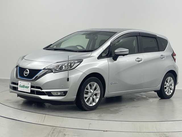 日産 ノート e－パワー メダリスト 福島県 2019(平31)年 1.9万km ブリリアントシルバー /禁煙車//アラウンドビューモニター//デジタルインナーミラー//社外７型ナビ/CD・DVD・BT・MSV・フルセグTV//レーダークルーズコントロール//ハーフレザーシート//オートハイビーム//クリアランスソナー//ステアリングリモコン//ＥＴＣ//ＬＥＤ//前後ドライブレコーダー//エマージェンシーブレーキ//フォグライト//コーナーポール//スペアキー