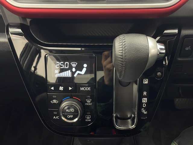 ダイハツ キャスト スポーツ SAⅢ 秋田県 2019(令1)年 2.6万km パールホワイトⅢ ワンオーナー　/純正ナビ【AM/FM/CD/DVD/BT】　/フルセグＴＶ　/ＥＴＣ　/スマートキー　/スペアキー有り/バックカメラ　/ステアリングリモコン　/パドルシフト　/革巻きステアリング　【momo】/オートライト　/オートエアコン　　/プッシュスタート　/ライトレベライザー/アイドリングストップ/フォグライト /純正AW/オートマチックハイビーム/横滑り防止装置/衝突被害軽減システム/レーンキープアシスト/電格ミラー/サイドバイザー /USBポート/前席シートヒーター/純正フロアマット/保証書/取扱説明書