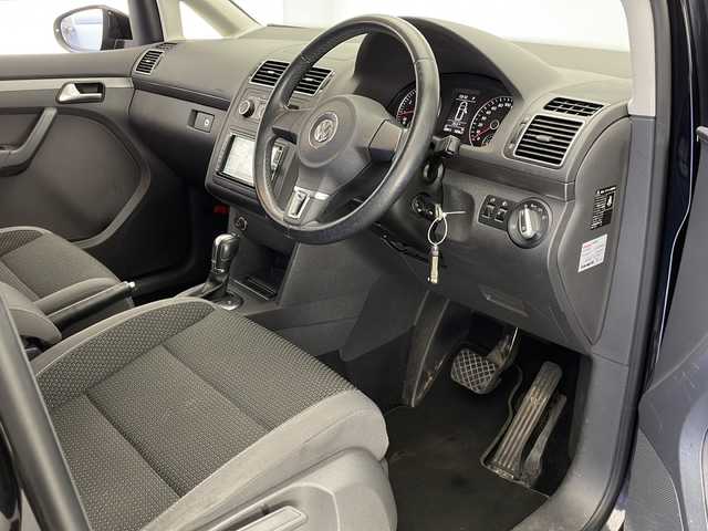 フォルクスワーゲン ゴルフ トゥーラン TSI コンフォートライン 宮崎県 2014(平26)年 7.8万km 黒 純正ナビ/ＤＶＤ　ＢＴオーディオ　ワンセグＴＶ/バックカメラ　/社外ＥＴＣ　/前後ドライブレコーダー　/クルーズコントロール　/オートＨＩＤヘッドライト　/純正オーディオ