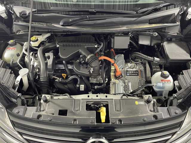 日産 ノート X 神奈川県 2024(令6)年 0.5万km ダークメタルグレー 純正9型ディスプレイオーディオ/AM FM AndroidAuto AppleCarPlay Bluetooth/アラウンドビューモニター/ブラインドスポットモニター/車線逸脱警報/後側方車両検知警報/エマージェンシーブレーキ/速度標識表示/標識検知支援/駐車支援/後退時車両検知警報/ふらつき警報/前席シートヒーター/ステアリングヒーター/ステアリングリモコン/純正ドライブレコーダー/ビルトインETC/フロアマット/LEDヘッドライト/オートライト/オートマチックハイビーム/インテリジェントキー/スペアキー