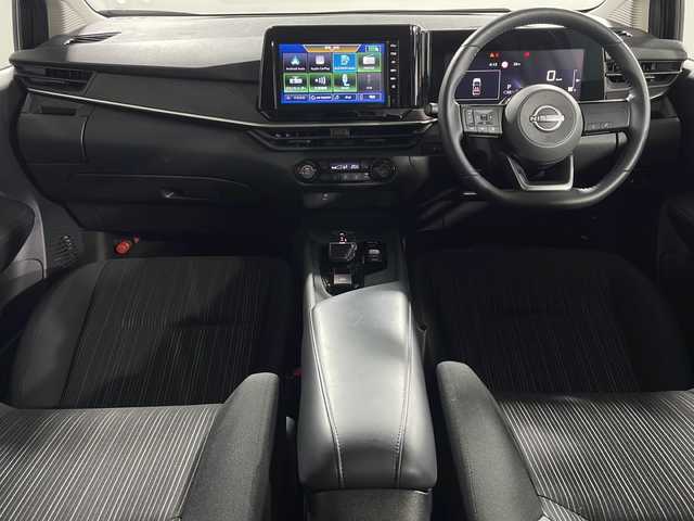 日産 ノート X 神奈川県 2024(令6)年 0.5万km ダークメタルグレー 純正9型ディスプレイオーディオ/AM FM AndroidAuto AppleCarPlay Bluetooth/アラウンドビューモニター/ブラインドスポットモニター/車線逸脱警報/後側方車両検知警報/エマージェンシーブレーキ/速度標識表示/標識検知支援/駐車支援/後退時車両検知警報/ふらつき警報/前席シートヒーター/ステアリングヒーター/ステアリングリモコン/純正ドライブレコーダー/ビルトインETC/フロアマット/LEDヘッドライト/オートライト/オートマチックハイビーム/インテリジェントキー/スペアキー
