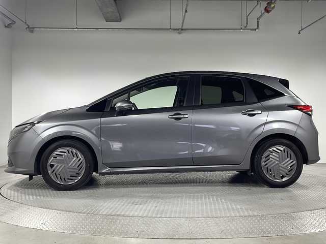 日産 ノート X 神奈川県 2024(令6)年 0.5万km ダークメタルグレー 純正9型ディスプレイオーディオ/AM FM AndroidAuto AppleCarPlay Bluetooth/アラウンドビューモニター/ブラインドスポットモニター/車線逸脱警報/後側方車両検知警報/エマージェンシーブレーキ/速度標識表示/標識検知支援/駐車支援/後退時車両検知警報/ふらつき警報/前席シートヒーター/ステアリングヒーター/ステアリングリモコン/純正ドライブレコーダー/ビルトインETC/フロアマット/LEDヘッドライト/オートライト/オートマチックハイビーム/インテリジェントキー/スペアキー