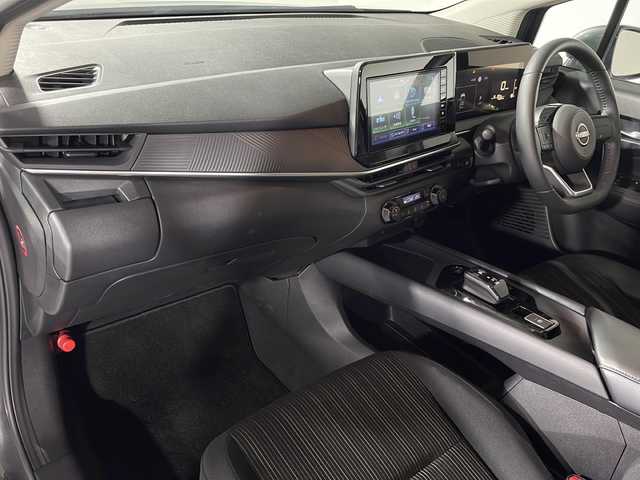 日産 ノート X 神奈川県 2024(令6)年 0.5万km ダークメタルグレー 純正9型ディスプレイオーディオ/AM FM AndroidAuto AppleCarPlay Bluetooth/アラウンドビューモニター/ブラインドスポットモニター/車線逸脱警報/後側方車両検知警報/エマージェンシーブレーキ/速度標識表示/標識検知支援/駐車支援/後退時車両検知警報/ふらつき警報/前席シートヒーター/ステアリングヒーター/ステアリングリモコン/純正ドライブレコーダー/ビルトインETC/フロアマット/LEDヘッドライト/オートライト/オートマチックハイビーム/インテリジェントキー/スペアキー