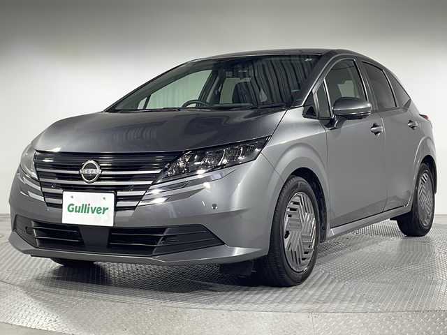 日産 ノート X 神奈川県 2024(令6)年 0.5万km ダークメタルグレー 純正9型ディスプレイオーディオ/AM FM AndroidAuto AppleCarPlay Bluetooth/アラウンドビューモニター/ブラインドスポットモニター/車線逸脱警報/後側方車両検知警報/エマージェンシーブレーキ/速度標識表示/標識検知支援/駐車支援/後退時車両検知警報/ふらつき警報/前席シートヒーター/ステアリングヒーター/ステアリングリモコン/純正ドライブレコーダー/ビルトインETC/フロアマット/LEDヘッドライト/オートライト/オートマチックハイビーム/インテリジェントキー/スペアキー