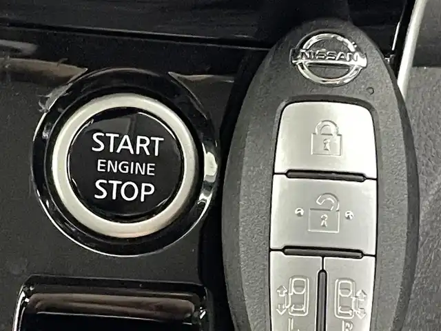 日産 セレナ ハイウェイスター V 熊本県 2020(令2)年 3.5万km ダイヤモンドブラック 禁煙車　/純正ナビ（ＣＤ・ＤＶＤ・フルセグ・ＢＴ・ＳＤ）/全周囲カメラ　/純正前方ドライブレコーダー　/フリップダウンモニター/ビルトインＥＴＣ　/両側パワースライドドア　/前後クリアランスソナー　/プロパイロット/レーダークルーズコントロール/衝突軽減ブレーキ/レーンキープアシスト/横滑り防止/アイドリングストップ/純正フロアマット/純正１６インチAW/オートライト/LEDヘッドライト/フォグライト/スマートキー/プッシュスタート