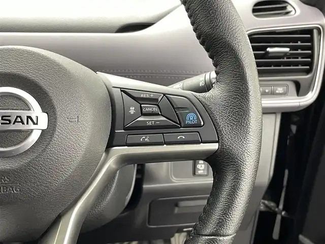 日産 セレナ ハイウェイスター V 熊本県 2020(令2)年 3.5万km ダイヤモンドブラック 禁煙車　/純正ナビ（ＣＤ・ＤＶＤ・フルセグ・ＢＴ・ＳＤ）/全周囲カメラ　/純正前方ドライブレコーダー　/フリップダウンモニター/ビルトインＥＴＣ　/両側パワースライドドア　/前後クリアランスソナー　/プロパイロット/レーダークルーズコントロール/衝突軽減ブレーキ/レーンキープアシスト/横滑り防止/アイドリングストップ/純正フロアマット/純正１６インチAW/オートライト/LEDヘッドライト/フォグライト/スマートキー/プッシュスタート