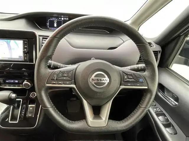 日産 セレナ ハイウェイスター V 熊本県 2020(令2)年 3.5万km ダイヤモンドブラック 禁煙車　/純正ナビ（ＣＤ・ＤＶＤ・フルセグ・ＢＴ・ＳＤ）/全周囲カメラ　/純正前方ドライブレコーダー　/フリップダウンモニター/ビルトインＥＴＣ　/両側パワースライドドア　/前後クリアランスソナー　/プロパイロット/レーダークルーズコントロール/衝突軽減ブレーキ/レーンキープアシスト/横滑り防止/アイドリングストップ/純正フロアマット/純正１６インチAW/オートライト/LEDヘッドライト/フォグライト/スマートキー/プッシュスタート