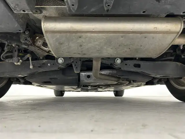 トヨタ プリウス S 千葉県 2016(平28)年 6.1万km ホワイトパールクリスタルシャイン 禁煙車/トヨタセーフティセンス/・プリクラッシュセーフティ/・レーンディパーチャーアラート/・レーンキープアシスト/・レーダークルーズコントロール/・先行車発進システム/純正メモリナビ/・型番：NSZN-W64T/・CD/DVD/Bluetooth/フルセグTV/・バックカメラ/・ビルトインETC/革巻きステアリング/・ステアリングスイッチ/純正フロアマット/純正ドアバイザー/純正ホイールキャップ/オートライト/・オートマチックハイビーム/・LEDヘッドライト/・LEDフォグランプ/電動格納ウインカーミラー/プッシュスタート/・スマートキー