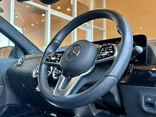 メルセデス・ベンツ ＧＬＡ２００ｄ 4マチック 宮城県 2020(令2)年 5.1万km マウンテングレー ワンオーナー/レザーエクスクルーシブパッケージ/アドバンスドパッケージ/ナビゲーションパッケージ/レーダーセーフティパッケージ/パノラミックスライディングルーフ/フルセグTV/360°カメラシステム/ヘッドアップディスプレイ/ブラックレザーシート/メモリ機能付きパワーシート/シートヒーター/LEDヘッドライト/オートライト/アンビエントライト/ドライブレコーダー(フロント)/純正18インチAW/キーレスゴー/パワーバックドア