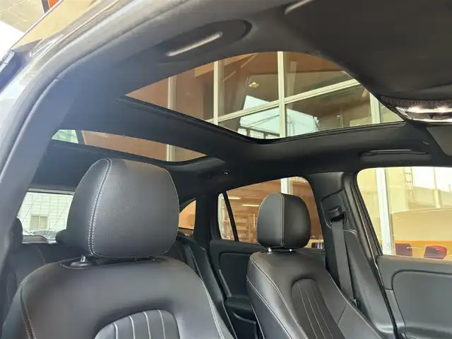 メルセデス・ベンツ ＧＬＡ２００ｄ 4マチック 宮城県 2020(令2)年 5.1万km マウンテングレー ワンオーナー/レザーエクスクルーシブパッケージ/アドバンスドパッケージ/ナビゲーションパッケージ/レーダーセーフティパッケージ/パノラミックスライディングルーフ/フルセグTV/360°カメラシステム/ヘッドアップディスプレイ/ブラックレザーシート/メモリ機能付きパワーシート/シートヒーター/LEDヘッドライト/オートライト/アンビエントライト/ドライブレコーダー(フロント)/純正18インチAW/キーレスゴー/パワーバックドア