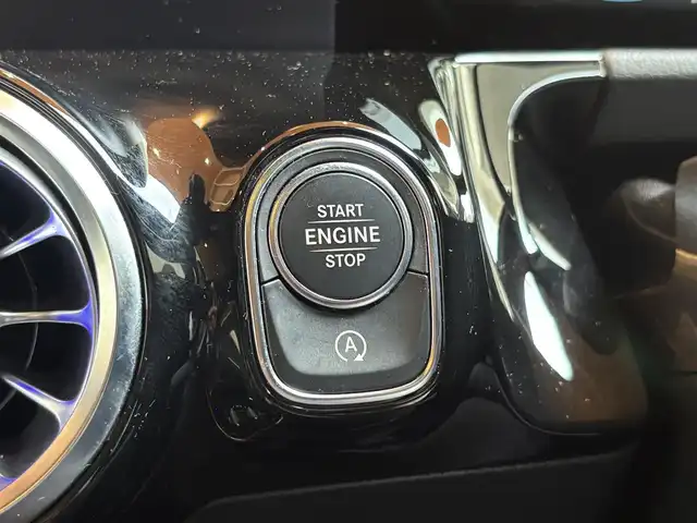 メルセデス・ベンツ ＧＬＡ２００ｄ 4マチック 宮城県 2020(令2)年 5.1万km マウンテングレー ワンオーナー/レザーエクスクルーシブパッケージ/アドバンスドパッケージ/ナビゲーションパッケージ/レーダーセーフティパッケージ/パノラミックスライディングルーフ/フルセグTV/360°カメラシステム/ヘッドアップディスプレイ/ブラックレザーシート/メモリ機能付きパワーシート/シートヒーター/LEDヘッドライト/オートライト/アンビエントライト/ドライブレコーダー(フロント)/純正18インチAW/キーレスゴー/パワーバックドア