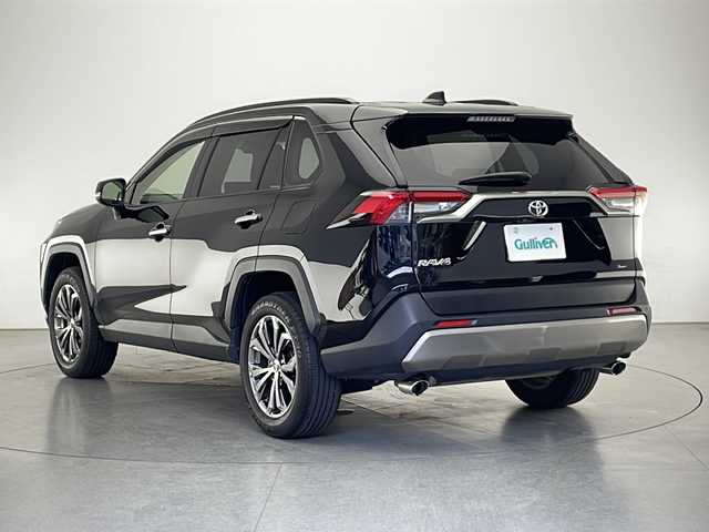 トヨタ ＲＡＶ４ G 長野県 2023(令5)年 4.5万km アティチュードブラックマイカ 4WD/純正メモリナビ&フルセグTV&USB&BT/トヨタセーフティセンス/アダプティブクルーズコントロール/レーントレーシングアシスト/プリクラッシュセーフティ/クリアランスソナー/リアクロストラフィックアラート/ブラインドスポットモニター/パーキングサポートブレーキ/オートマチックハイビーム/パワーバックドア/レザーシート/前席エアシート/前席シートヒーター/運転席パワーシート/運転席シートメモリ/ステアリングスイッチ/ステアリングヒーター/サイド・バックカメラ/ビルトインETC2.0/LEDヘッドライト/オートライト/フロントフォグランプ/電動格納ミラー/ウィンカーミラー/電動ホールド/オートホールド/純正18インチAW装着/社外フロアマット/純正ドアバイザー/プッシュスタート/スマートキー/スペアキー1本