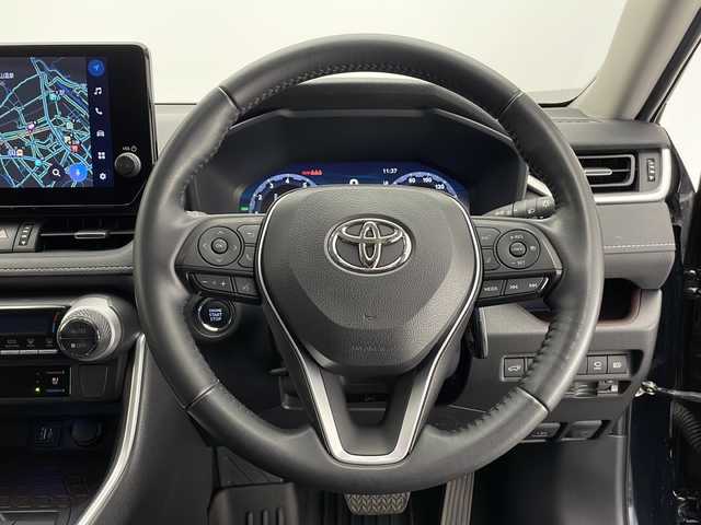 トヨタ ＲＡＶ４ G 長野県 2023(令5)年 4.5万km アティチュードブラックマイカ 4WD/純正メモリナビ&フルセグTV&USB&BT/トヨタセーフティセンス/アダプティブクルーズコントロール/レーントレーシングアシスト/プリクラッシュセーフティ/クリアランスソナー/リアクロストラフィックアラート/ブラインドスポットモニター/パーキングサポートブレーキ/オートマチックハイビーム/パワーバックドア/レザーシート/前席エアシート/前席シートヒーター/運転席パワーシート/運転席シートメモリ/ステアリングスイッチ/ステアリングヒーター/サイド・バックカメラ/ビルトインETC2.0/LEDヘッドライト/オートライト/フロントフォグランプ/電動格納ミラー/ウィンカーミラー/電動ホールド/オートホールド/純正18インチAW装着/社外フロアマット/純正ドアバイザー/プッシュスタート/スマートキー/スペアキー1本