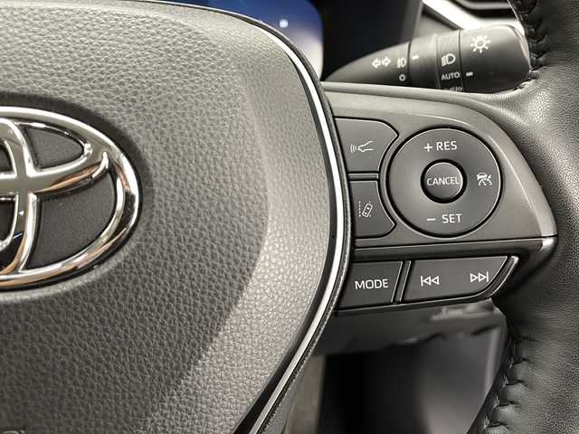 トヨタ ＲＡＶ４ G 長野県 2023(令5)年 4.5万km アティチュードブラックマイカ 4WD/純正メモリナビ&フルセグTV&USB&BT/トヨタセーフティセンス/アダプティブクルーズコントロール/レーントレーシングアシスト/プリクラッシュセーフティ/クリアランスソナー/リアクロストラフィックアラート/ブラインドスポットモニター/パーキングサポートブレーキ/オートマチックハイビーム/パワーバックドア/レザーシート/前席エアシート/前席シートヒーター/運転席パワーシート/運転席シートメモリ/ステアリングスイッチ/ステアリングヒーター/サイド・バックカメラ/ビルトインETC2.0/LEDヘッドライト/オートライト/フロントフォグランプ/電動格納ミラー/ウィンカーミラー/電動ホールド/オートホールド/純正18インチAW装着/社外フロアマット/純正ドアバイザー/プッシュスタート/スマートキー/スペアキー1本