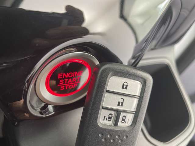 ホンダ フリード モデューロX ホンダセンシング 愛知県 2020(令2)年 3.9万km プラチナホワイトパール 純正9型ナビ/・Bluetooth/・CD/DVD/・フルセグテレビ/・SD音楽録音/バックカメラ/両側パワースライドドア/衝突軽減ブレーキ/レーンキープアシスト/前後コーナーセンサー/レーダークルーズコントロール/前方ドライブレコーダー/ETC/LEDヘッドライト