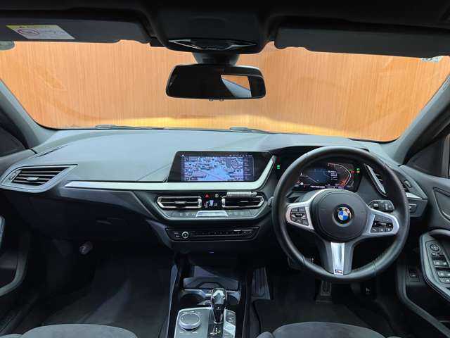ＢＭＷ ＢＭＷ １１８ｄ Mスポーツ 千葉県 2020(令2)年 3.2万km サファイアブラックP コンフォートＰＫＧ　/ＡＣＣ　/ナビ　/Ｂｌｕｅｔｏｏｔｈ接続　/バックカメラ　/パーキングアシスト　/オートマチックテールゲート　/ＬＥＤヘッドライト　/ＥＴＣ　/衝突軽減Ｂ　/ＢＳＭ　/ＬＫＡ　/コンフォートアクセス