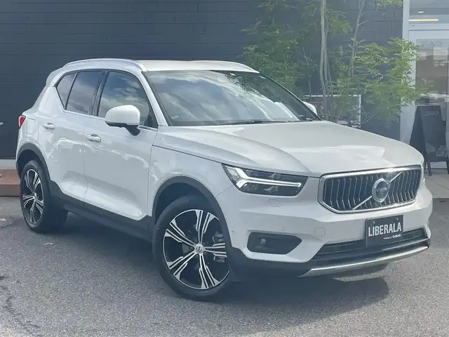 ボルボ ＸＣ４０ T4 AWD インスクリプション 滋賀県 2020(令2)年 3.7万km クリスタルホワイトP harman/kardonサラウンド/ワイヤレスチャージ/インテリセーフ/・CitySafety/・ACC/・BLIS/・LKA/・CTA/・LCMA/・パーキングアシストパイロット/純正HDDナビ/フルセグTV/USB/Bluetooth/360°カメラ/LEDヘッドライト/本革シート/・全席シートヒーター/・前席パワーシート/パワーテールゲート