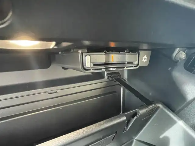 ボルボ ＸＣ４０ T4 AWD インスクリプション 滋賀県 2020(令2)年 3.7万km クリスタルホワイトP harman/kardonサラウンド/ワイヤレスチャージ/インテリセーフ/・CitySafety/・ACC/・BLIS/・LKA/・CTA/・LCMA/・パーキングアシストパイロット/純正HDDナビ/フルセグTV/USB/Bluetooth/360°カメラ/LEDヘッドライト/本革シート/・全席シートヒーター/・前席パワーシート/パワーテールゲート