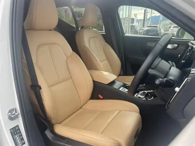 ボルボ ＸＣ４０ T4 AWD インスクリプション 滋賀県 2020(令2)年 3.7万km クリスタルホワイトP harman/kardonサラウンド/ワイヤレスチャージ/インテリセーフ/・CitySafety/・ACC/・BLIS/・LKA/・CTA/・LCMA/・パーキングアシストパイロット/純正HDDナビ/フルセグTV/USB/Bluetooth/360°カメラ/LEDヘッドライト/本革シート/・全席シートヒーター/・前席パワーシート/パワーテールゲート