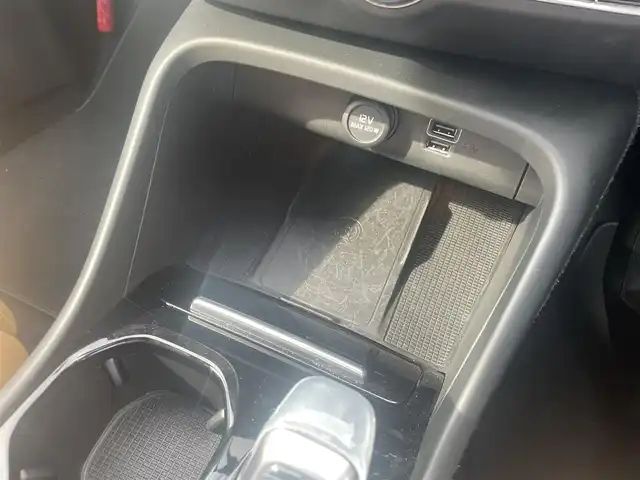 ボルボ ＸＣ４０ T4 AWD インスクリプション 滋賀県 2020(令2)年 3.7万km クリスタルホワイトP harman/kardonサラウンド/ワイヤレスチャージ/インテリセーフ/・CitySafety/・ACC/・BLIS/・LKA/・CTA/・LCMA/・パーキングアシストパイロット/純正HDDナビ/フルセグTV/USB/Bluetooth/360°カメラ/LEDヘッドライト/本革シート/・全席シートヒーター/・前席パワーシート/パワーテールゲート