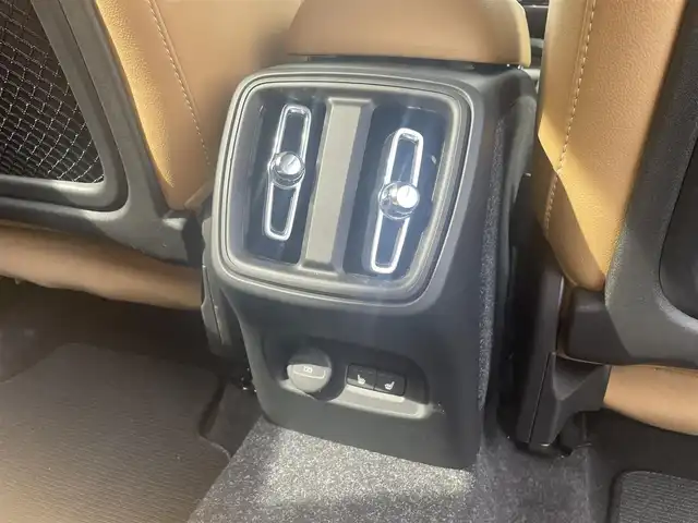 ボルボ ＸＣ４０ T4 AWD インスクリプション 滋賀県 2020(令2)年 3.7万km クリスタルホワイトP harman/kardonサラウンド/ワイヤレスチャージ/インテリセーフ/・CitySafety/・ACC/・BLIS/・LKA/・CTA/・LCMA/・パーキングアシストパイロット/純正HDDナビ/フルセグTV/USB/Bluetooth/360°カメラ/LEDヘッドライト/本革シート/・全席シートヒーター/・前席パワーシート/パワーテールゲート