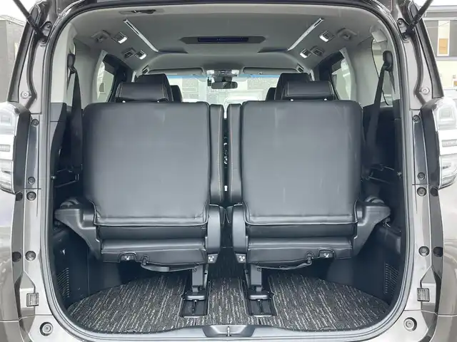 トヨタ ヴェルファイア Z 道央・札幌 2020(令2)年 6.6万km グラファイトM ４WD/寒冷地仕様/純正ディスプレイオーディオ/AM/FM/BT/フルセグ/トヨタセーフティセンス/プリクラッシュセーフティ/横滑り防止装置/レーダークルーズコントロール/レーンキープアシスト/クリアランスソナー/パーキングサポートブレーキ/ロードサインアシスト/バックカメラ/ビルトインETC/ドライブレコーダー/アイドリングストップ/ECOMODE/ワイパーデアイサー/ワイパーデアイサー/両側パワースライドドア/２列目オットマン/レザー調シートカバー/革巻きステアリング/ステアリングリモコン/電動パーキング/ブレーキホールド/MTモード付AT/プッシュスタート/スマートキー/LEDヘッドライト/オートライト/オートハイビーム/フォグランプ/電動格納ミラー/ウィンカーミラー/純正フロアマット/ドアバイザー