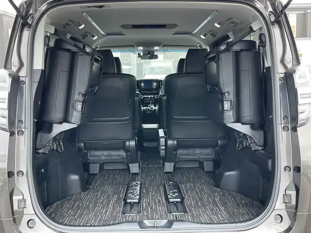 トヨタ ヴェルファイア Z 道央・札幌 2020(令2)年 6.6万km グラファイトM ４WD/寒冷地仕様/純正ディスプレイオーディオ/AM/FM/BT/フルセグ/トヨタセーフティセンス/プリクラッシュセーフティ/横滑り防止装置/レーダークルーズコントロール/レーンキープアシスト/クリアランスソナー/パーキングサポートブレーキ/ロードサインアシスト/バックカメラ/ビルトインETC/ドライブレコーダー/アイドリングストップ/ECOMODE/ワイパーデアイサー/ワイパーデアイサー/両側パワースライドドア/２列目オットマン/レザー調シートカバー/革巻きステアリング/ステアリングリモコン/電動パーキング/ブレーキホールド/MTモード付AT/プッシュスタート/スマートキー/LEDヘッドライト/オートライト/オートハイビーム/フォグランプ/電動格納ミラー/ウィンカーミラー/純正フロアマット/ドアバイザー