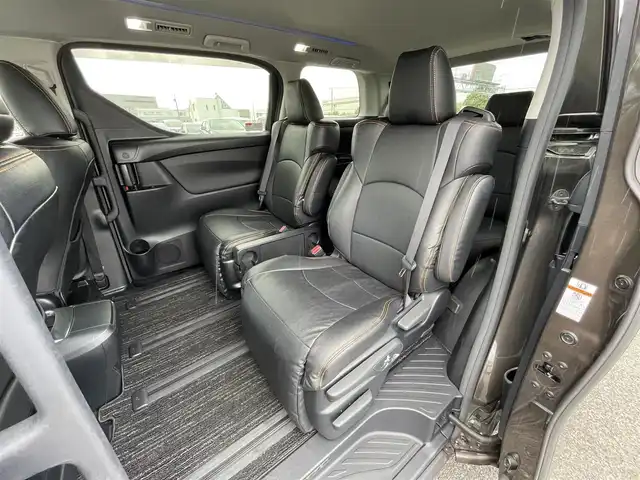 トヨタ ヴェルファイア Z 道央・札幌 2020(令2)年 6.6万km グラファイトM ４WD/寒冷地仕様/純正ディスプレイオーディオ/AM/FM/BT/フルセグ/トヨタセーフティセンス/プリクラッシュセーフティ/横滑り防止装置/レーダークルーズコントロール/レーンキープアシスト/クリアランスソナー/パーキングサポートブレーキ/ロードサインアシスト/バックカメラ/ビルトインETC/ドライブレコーダー/アイドリングストップ/ECOMODE/ワイパーデアイサー/ワイパーデアイサー/両側パワースライドドア/２列目オットマン/レザー調シートカバー/革巻きステアリング/ステアリングリモコン/電動パーキング/ブレーキホールド/MTモード付AT/プッシュスタート/スマートキー/LEDヘッドライト/オートライト/オートハイビーム/フォグランプ/電動格納ミラー/ウィンカーミラー/純正フロアマット/ドアバイザー