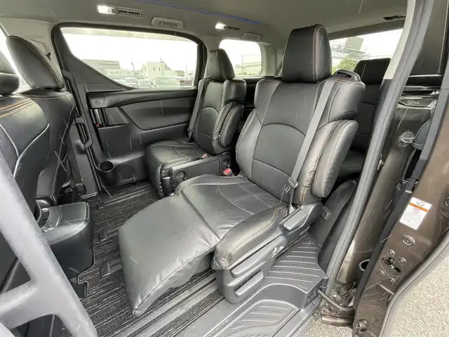 トヨタ ヴェルファイア Z 道央・札幌 2020(令2)年 6.6万km グラファイトM ４WD/寒冷地仕様/純正ディスプレイオーディオ/AM/FM/BT/フルセグ/トヨタセーフティセンス/プリクラッシュセーフティ/横滑り防止装置/レーダークルーズコントロール/レーンキープアシスト/クリアランスソナー/パーキングサポートブレーキ/ロードサインアシスト/バックカメラ/ビルトインETC/ドライブレコーダー/アイドリングストップ/ECOMODE/ワイパーデアイサー/ワイパーデアイサー/両側パワースライドドア/２列目オットマン/レザー調シートカバー/革巻きステアリング/ステアリングリモコン/電動パーキング/ブレーキホールド/MTモード付AT/プッシュスタート/スマートキー/LEDヘッドライト/オートライト/オートハイビーム/フォグランプ/電動格納ミラー/ウィンカーミラー/純正フロアマット/ドアバイザー
