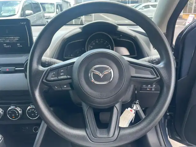マツダ マツダ２ 15S スマートエディション 島根県 2022(令4)年 0.6万km ポリメタルグレーM 純正ＳＤナビ　/Ｂｌｕｅｔｏｏｔｈ　/バック／全方位カメラ　/衝突軽減ブレーキ　/レーンキープアシスト/アイドリングストップ　/ブラインドスポットモニター　/前後コーナーセンサー　/スマートキー　/プッシュスタート/純正ＬＥＤヘッドライト/社外フロアマット