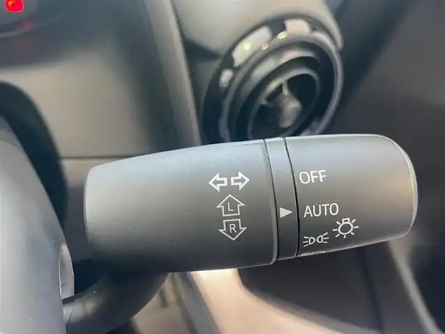 マツダ マツダ２ 15S スマートエディション 島根県 2022(令4)年 0.6万km ポリメタルグレーM 純正ＳＤナビ　/Ｂｌｕｅｔｏｏｔｈ　/バック／全方位カメラ　/衝突軽減ブレーキ　/レーンキープアシスト/アイドリングストップ　/ブラインドスポットモニター　/前後コーナーセンサー　/スマートキー　/プッシュスタート/純正ＬＥＤヘッドライト/社外フロアマット