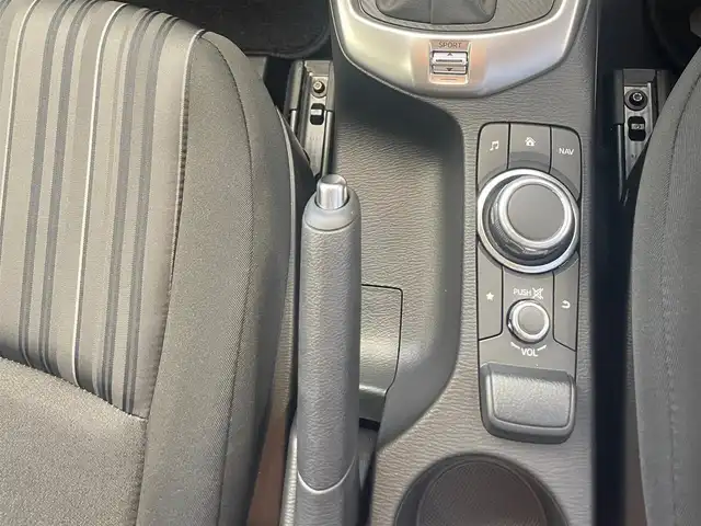 マツダ マツダ２ 15S スマートエディション 島根県 2022(令4)年 0.6万km ポリメタルグレーM 純正ＳＤナビ　/Ｂｌｕｅｔｏｏｔｈ　/バック／全方位カメラ　/衝突軽減ブレーキ　/レーンキープアシスト/アイドリングストップ　/ブラインドスポットモニター　/前後コーナーセンサー　/スマートキー　/プッシュスタート/純正ＬＥＤヘッドライト/社外フロアマット