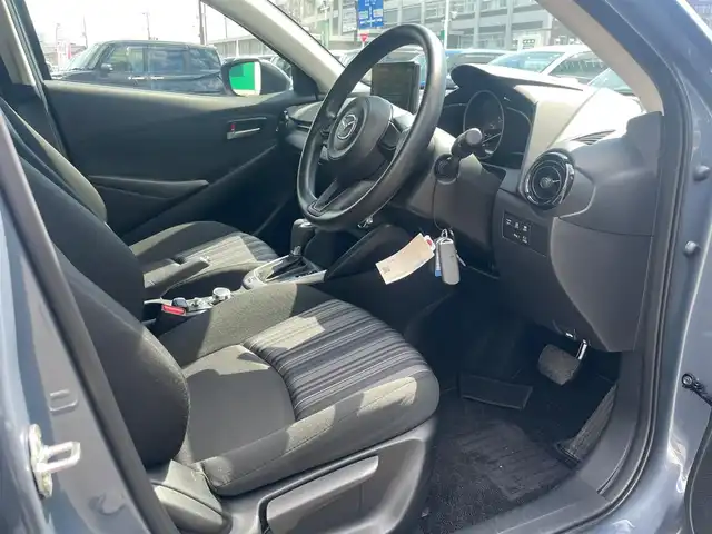 マツダ マツダ２ 15S スマートエディション 島根県 2022(令4)年 0.6万km ポリメタルグレーM 純正ＳＤナビ　/Ｂｌｕｅｔｏｏｔｈ　/バック／全方位カメラ　/衝突軽減ブレーキ　/レーンキープアシスト/アイドリングストップ　/ブラインドスポットモニター　/前後コーナーセンサー　/スマートキー　/プッシュスタート/純正ＬＥＤヘッドライト/社外フロアマット