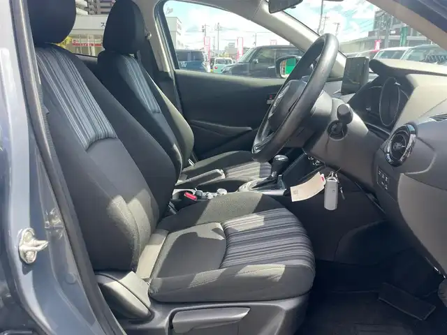 マツダ マツダ２ 15S スマートエディション 島根県 2022(令4)年 0.6万km ポリメタルグレーM 純正ＳＤナビ　/Ｂｌｕｅｔｏｏｔｈ　/バック／全方位カメラ　/衝突軽減ブレーキ　/レーンキープアシスト/アイドリングストップ　/ブラインドスポットモニター　/前後コーナーセンサー　/スマートキー　/プッシュスタート/純正ＬＥＤヘッドライト/社外フロアマット